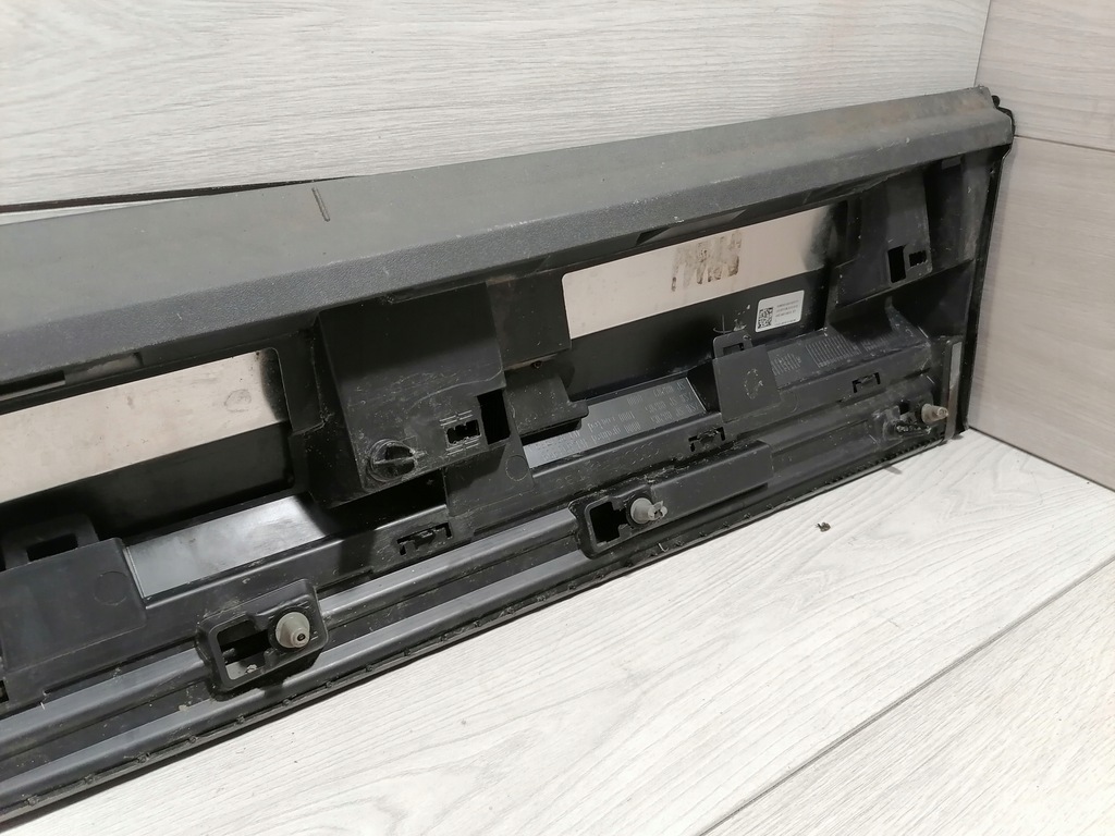 фото №11, Audi e-tron молдинг дверь левый перед 4ke853059a