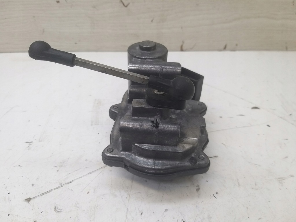 фото №8, Регулятор крышка коллектор 2.0 tfsi cdl s3 8p tt 265km golf vi leon 06f133482e