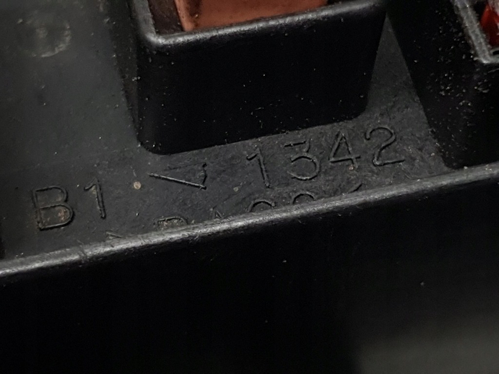 фото №6, Коробка предохранителей volvo v40 1.9 td