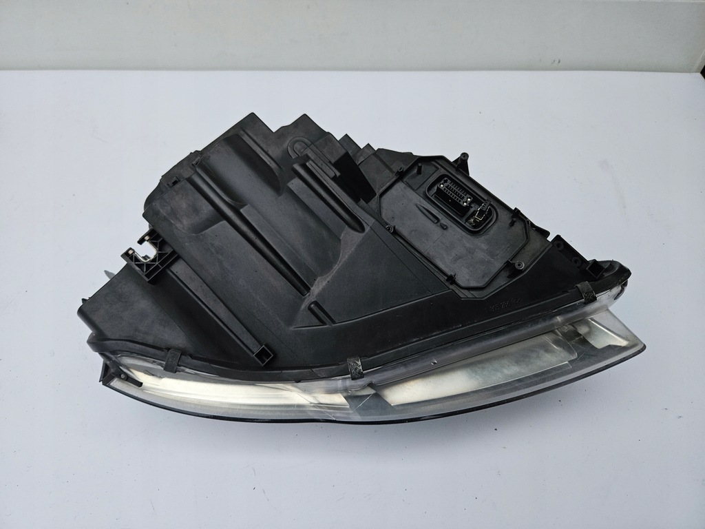 фото №10, Лампа левая bixenon поворотный audi a4 s4 b7 белый поворотник фара левый