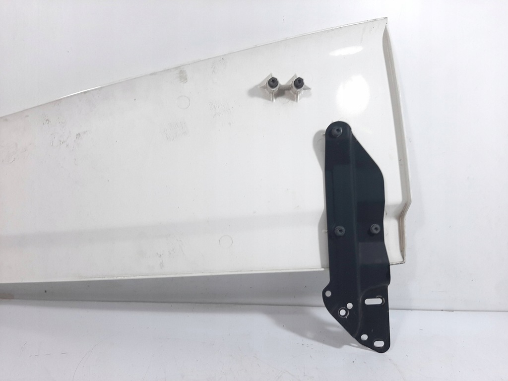 фото №16, Scania r410 euro6 poj 12742 14r ветровик спойлер верхний кабины правая 1348514