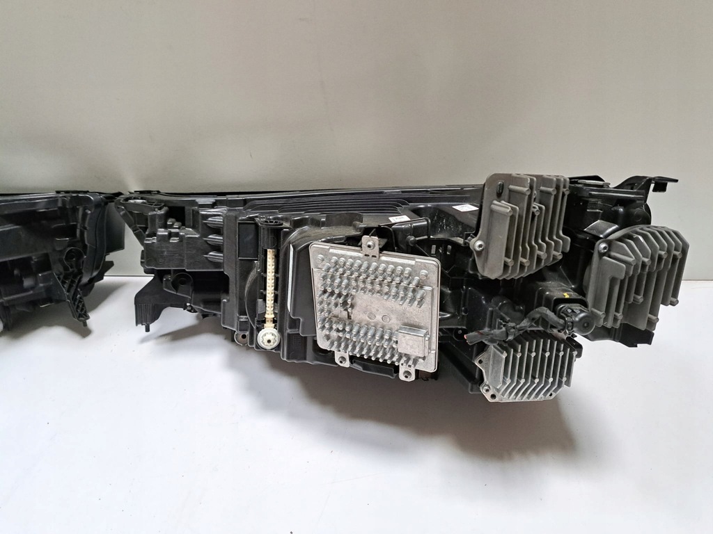 фото №9, Лампа левая правая laser лампы фары-лазеры комплект bmw ix ix i20 оригинал демонтаж