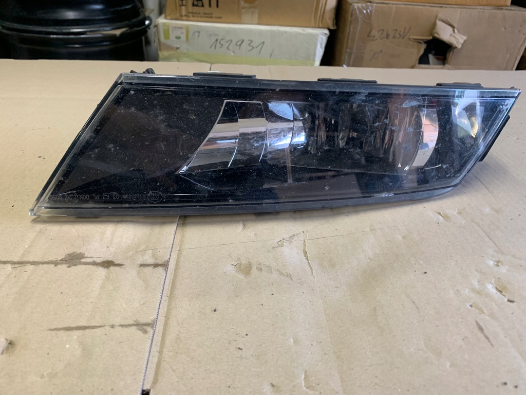 фото №1, Протитуманна фара skoda superb iii