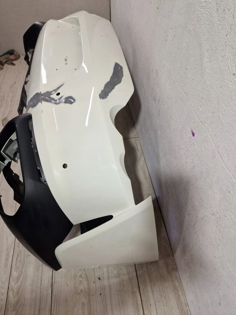 Ferrari 812 superfast задний  бампер бампер 89335300 Оригинал