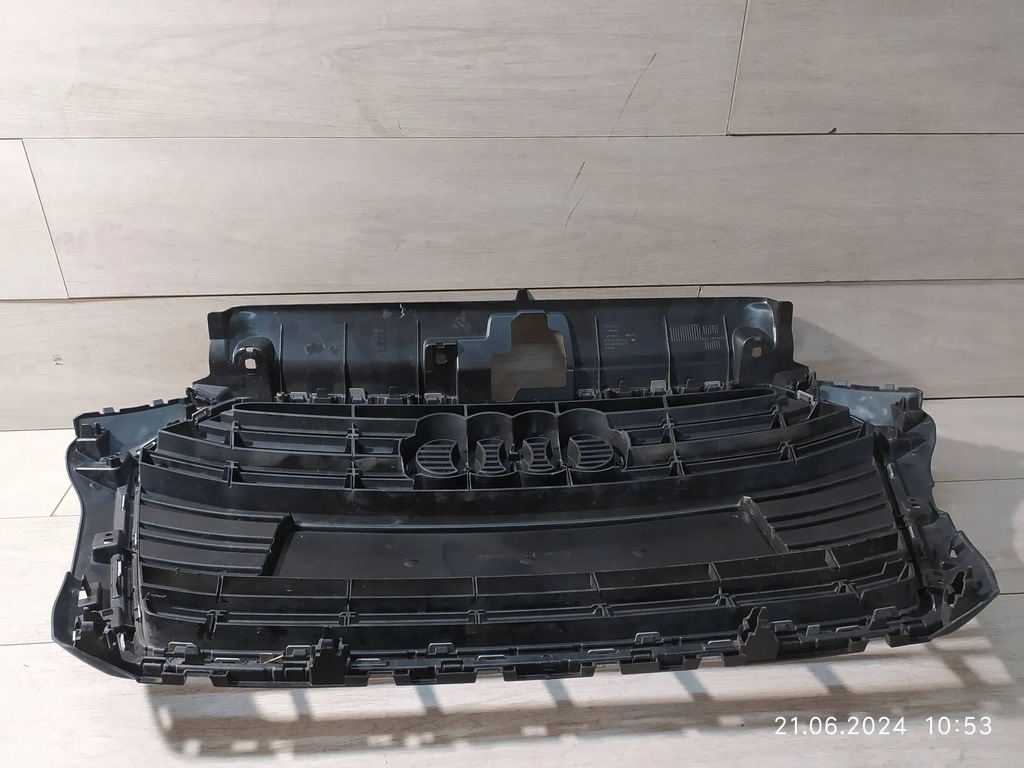 фото №14, 8932. audi a3 s-line 8v3 решётка радиатора решётка радиатора 8v3853651a