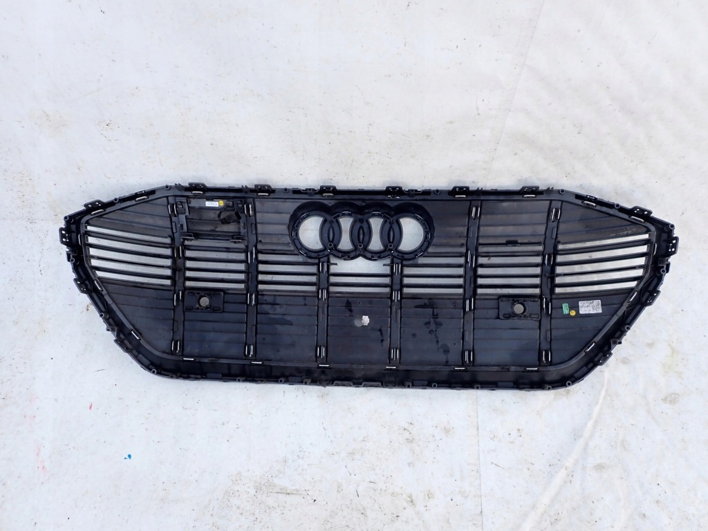 Audi e-tron 4ke 18- решётка радиатора решётка  радиатора с Разборки