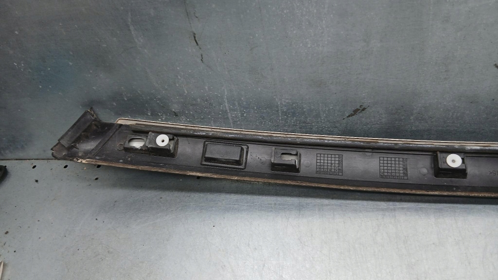 фото №9, Молдинг стекло левая перед citroen c4 picasso i 2.0hdi 07r 9654505577