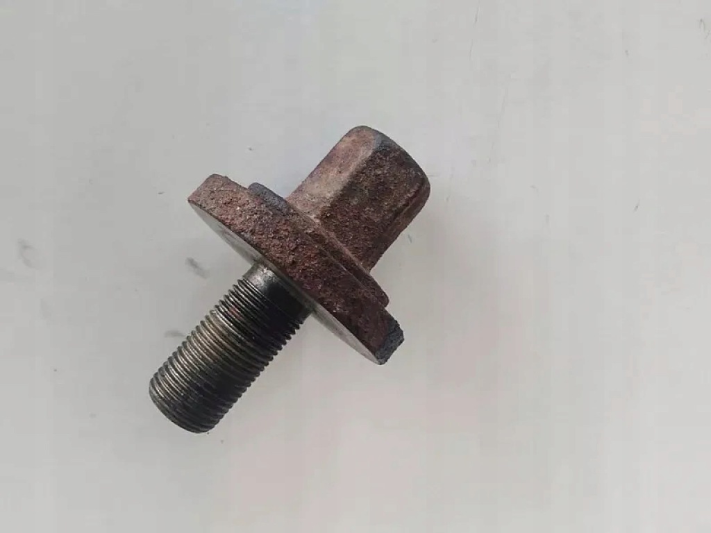 Купить Болт вала 2.2 d4d rav 4 iii