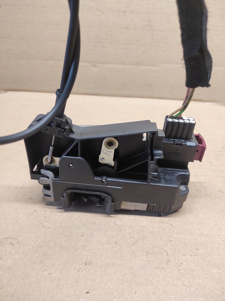 фото №3, Замок дверь правый перед renault trafic ii 3 pin 8200008248