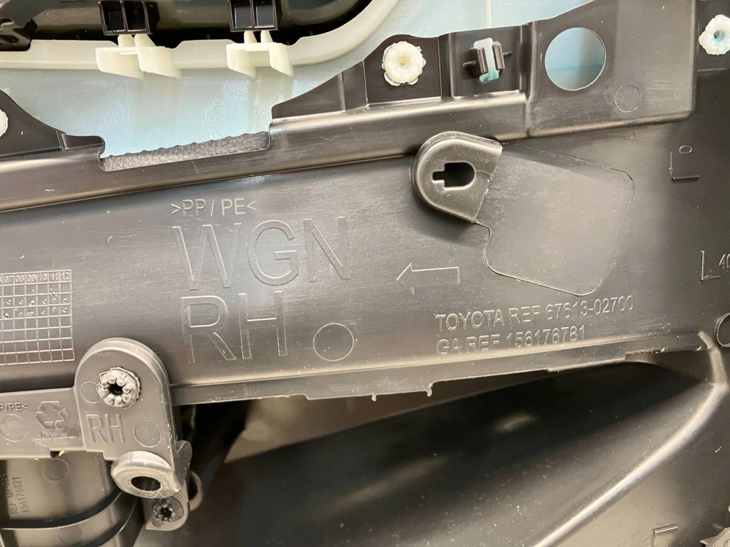 фото №11, Corolla e21 kombi обшивка оббивка двері задніх правий задня тканинний