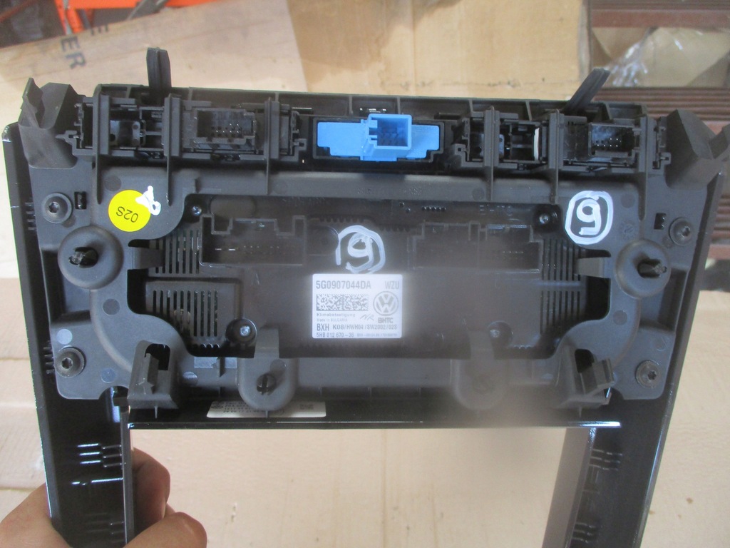 фото №6, Панель кондиционера рамка 5g0907044da vw t-roc