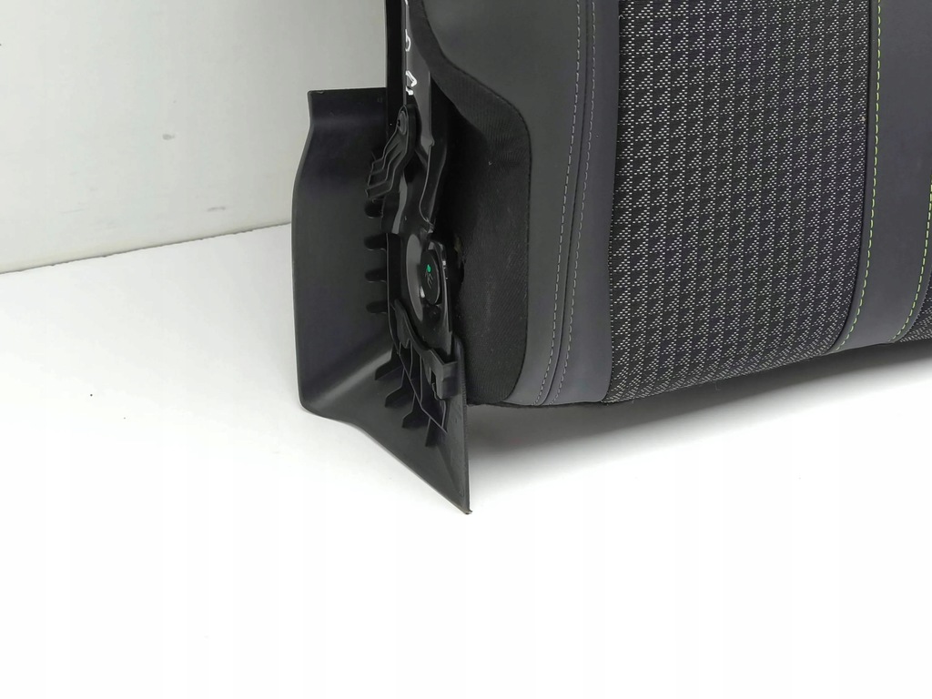 фото №9, Peugeot 2008 ii 2021 задние сиденье