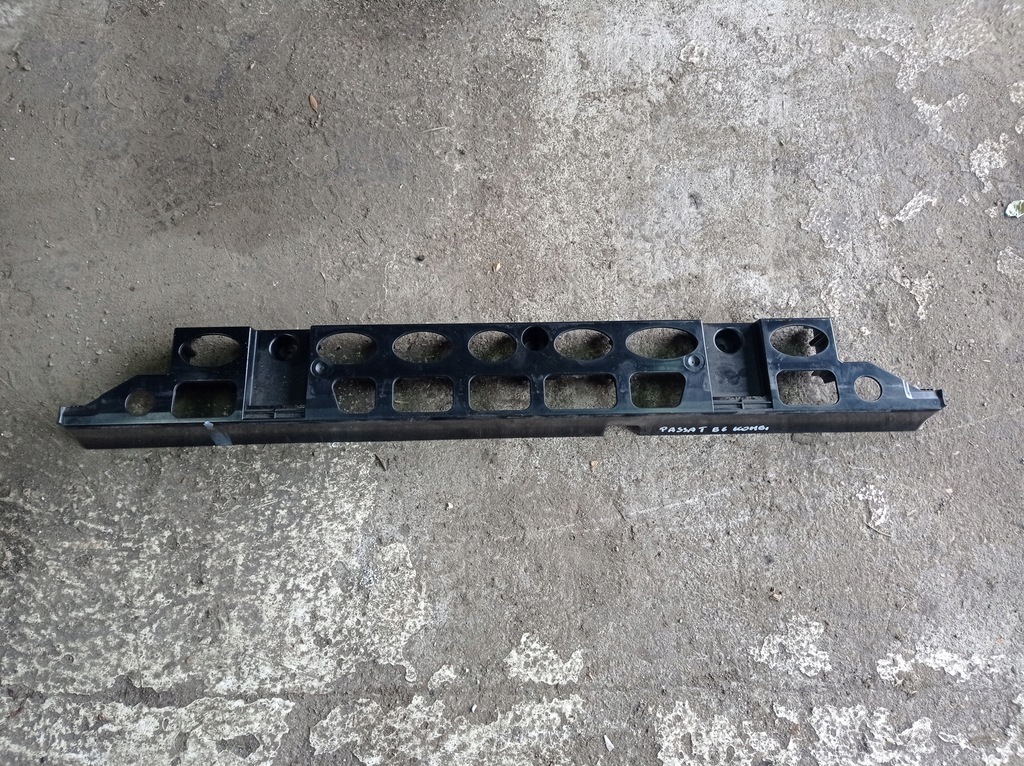 фото №1, Passat b6 kombi - кронштейн багажника 3c9864348b