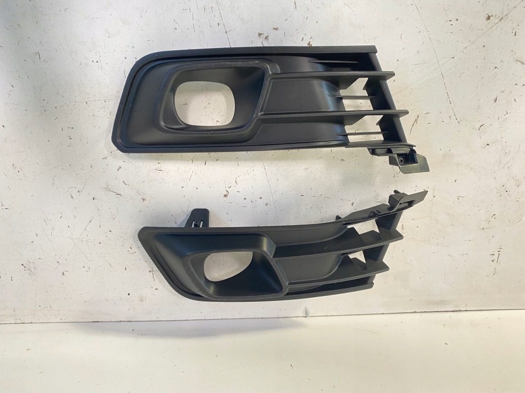 Купити Renault оригінальний номер 261a39427r решітка