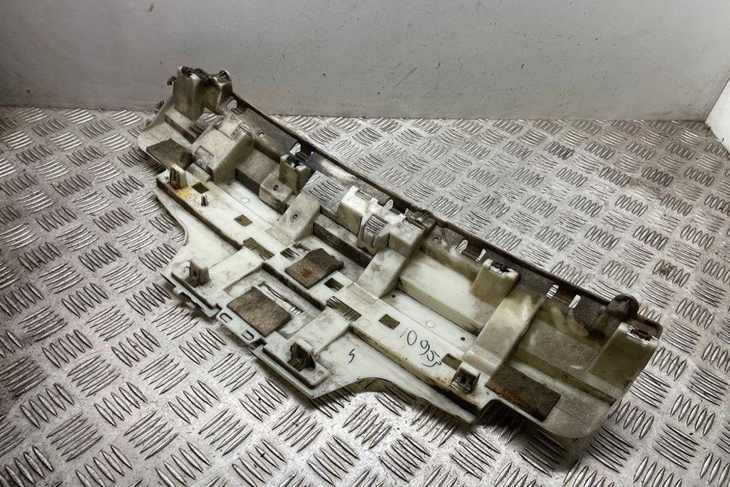 фото №8, Правый направляющая заднего бампера bmw 4 coupe f32, f82 8054565 2.99l дизель