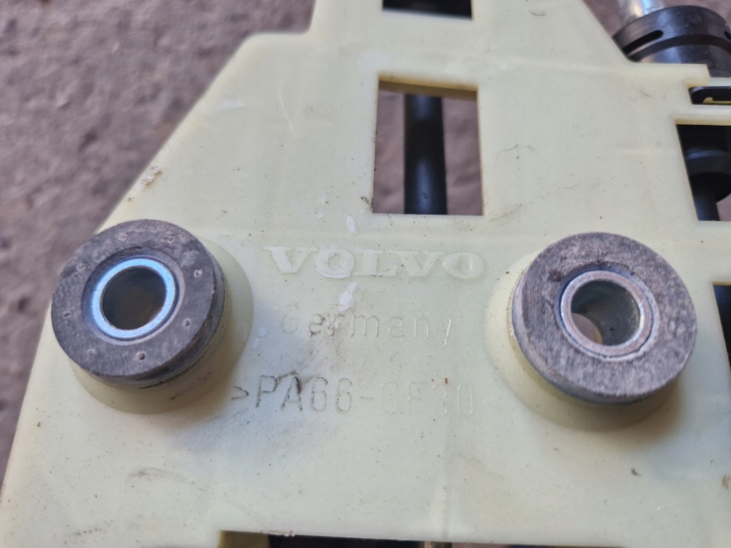 Куліса  куліса перемикання передач троси volvo v70 2 2.5 tdi Київ