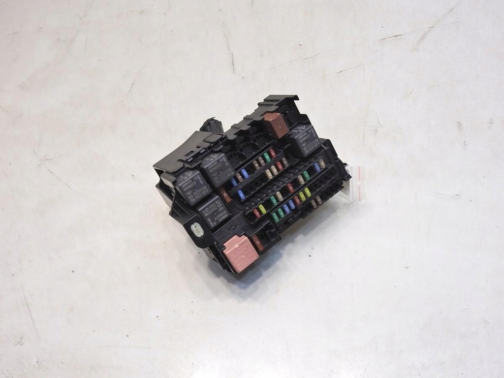 фото №7, Коробка запобіжників renault latitude 2.0 dci 240142135r