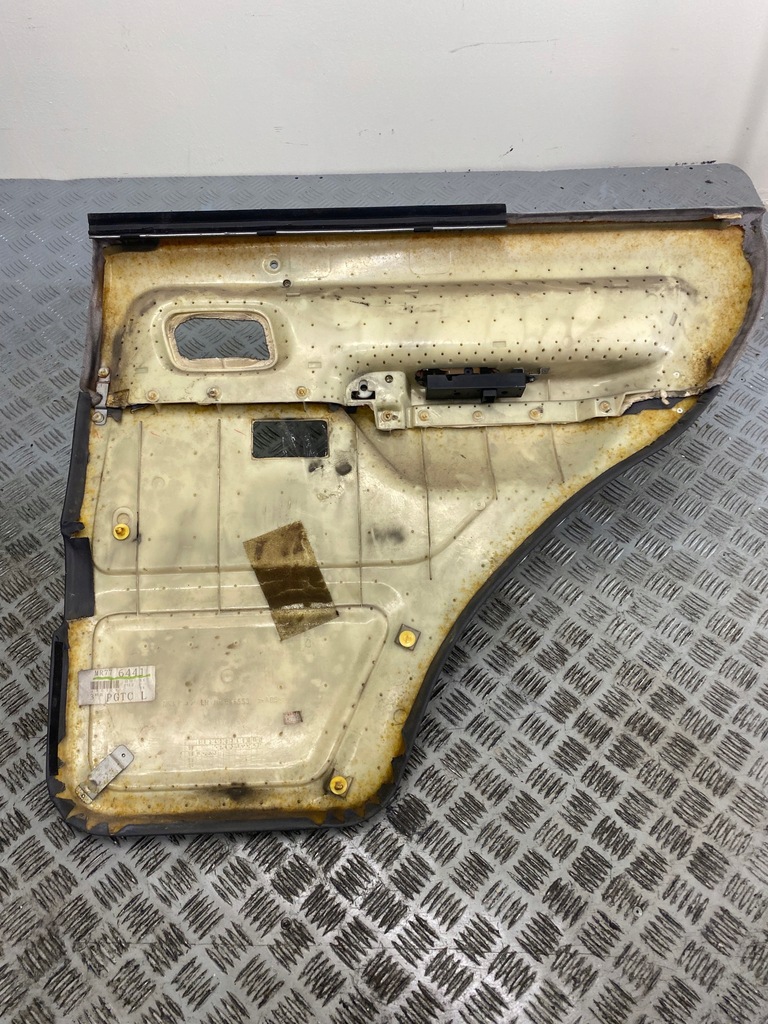 фото №6, Обивка дверь левый задняя mitsubishi pajero ii 5d mr776441