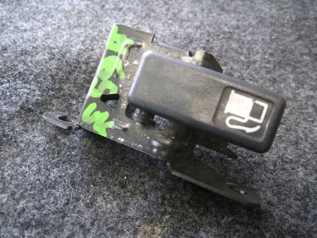 фото №1, Honda legend 99-04 ka9 ручка відкривання заливної