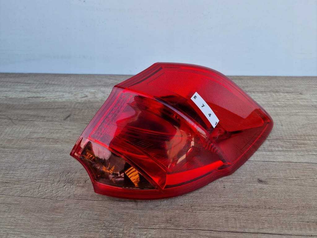 фото №1, Kia ceed правая лампа задняя hb 92402-a20 угловая