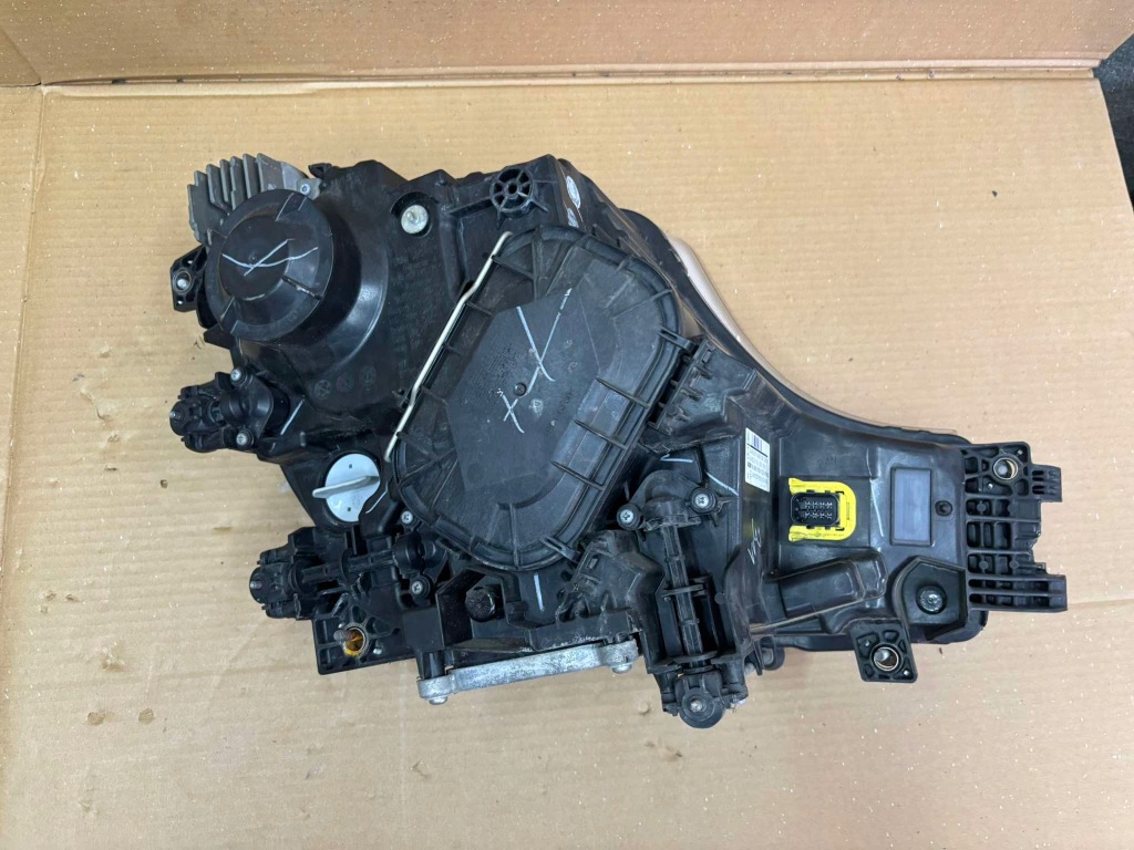 Фара ліва перед mercedes actros a9618205239 в Україні