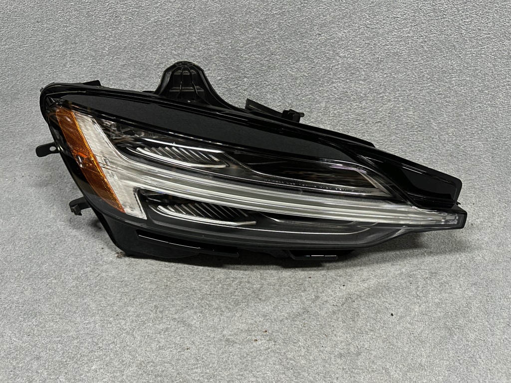 фото №1, Лампа volvo s60 v60 ii full led usa оригинал правая 32420501