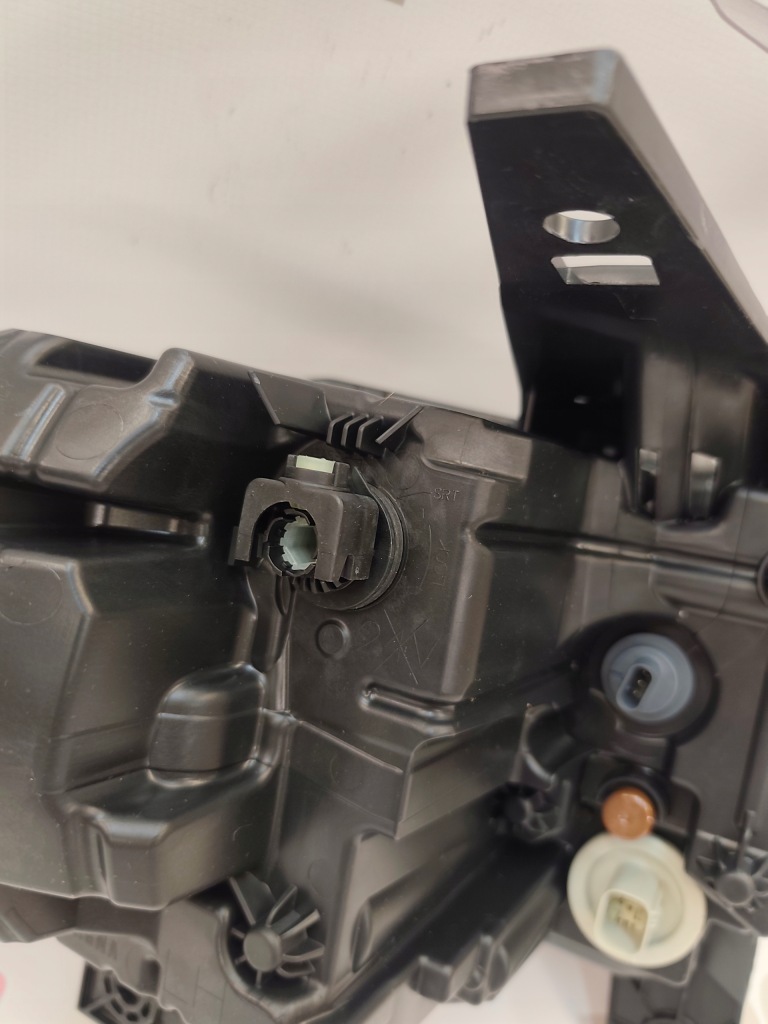 Dodge durango 21-25 лампа ліва передня mopar led в Україні