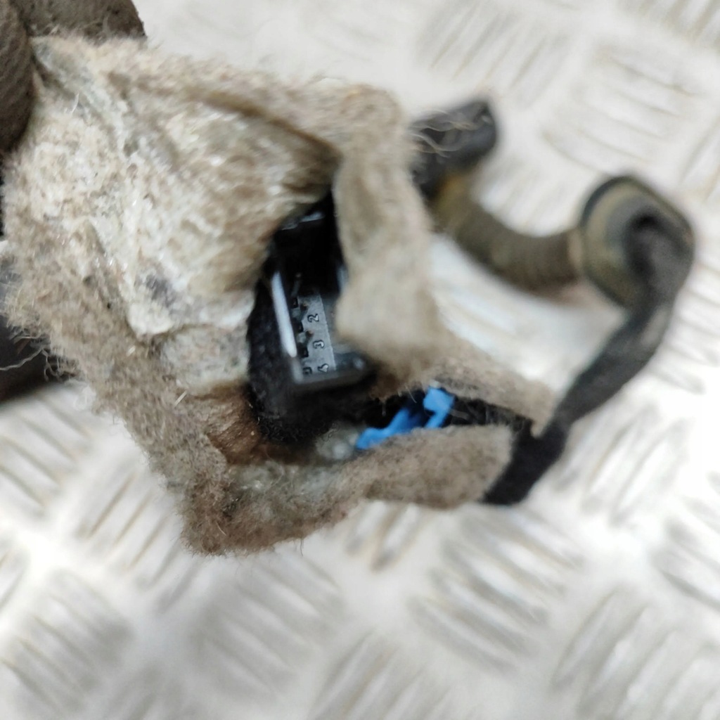 фото №6, Bmw 2 f45 2018 права сторона амортизатор кришки задній багажника