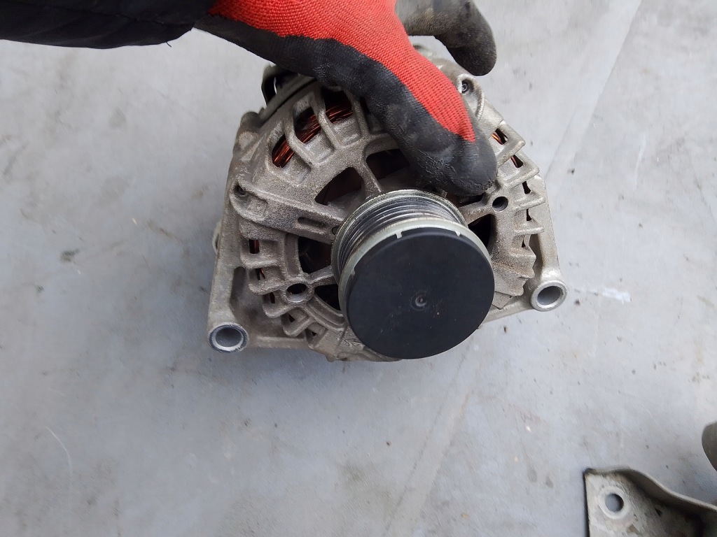 Купить Генератор opel adam 1.4 13597226