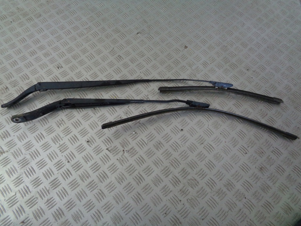 фото №1, Citroen ds3 рычаг дворник комплект