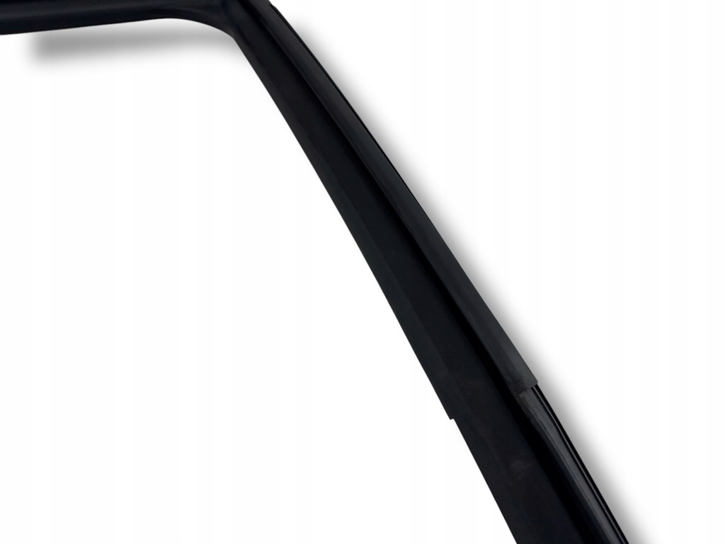 фото №9, Toyota yaris cross 2022 задняя сторона правая резиновый прокладка дверь задних