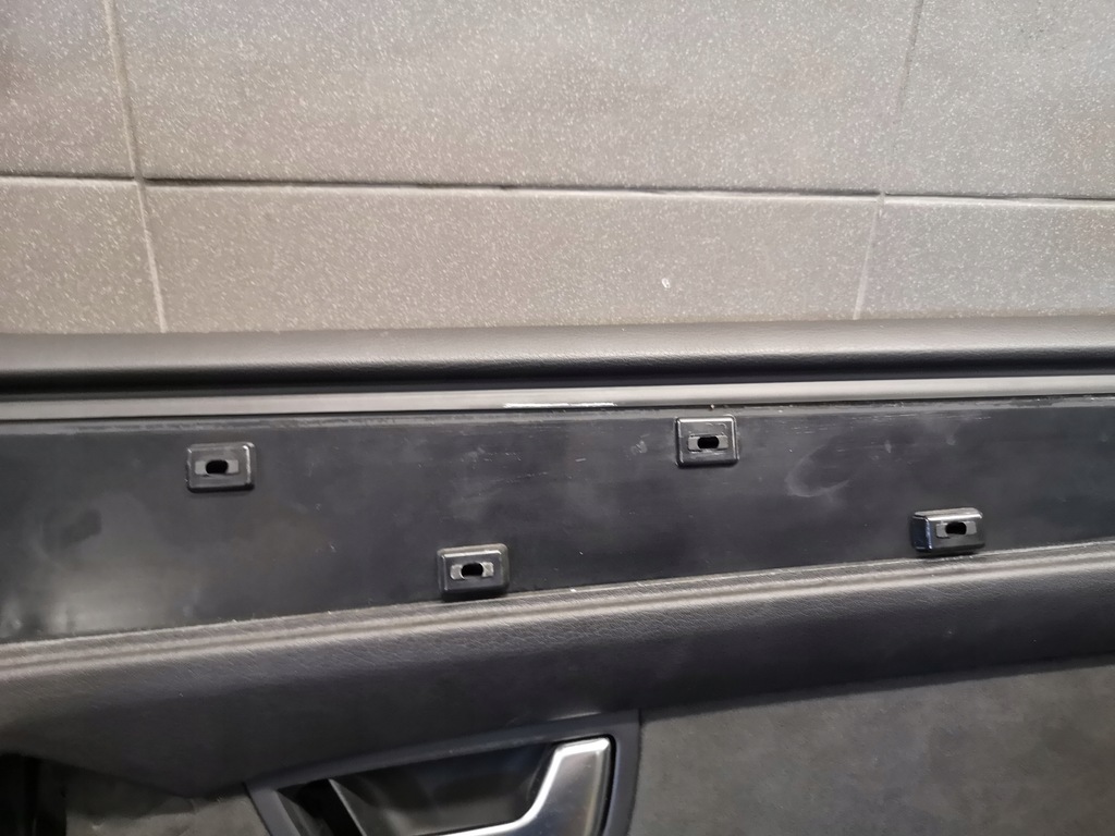 фото №5, Обшивка двері правий перед b&o audi a8 d3 soul