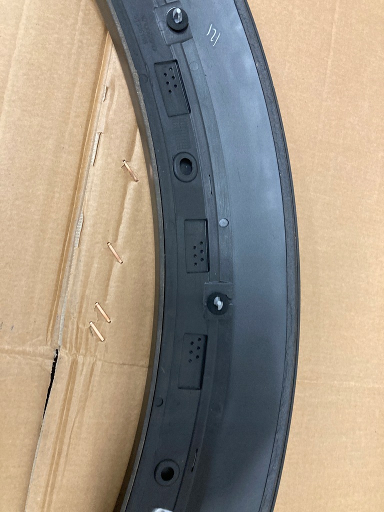 фото №9, Volvo v90 ii молдинг na крыло задний правый orygi.