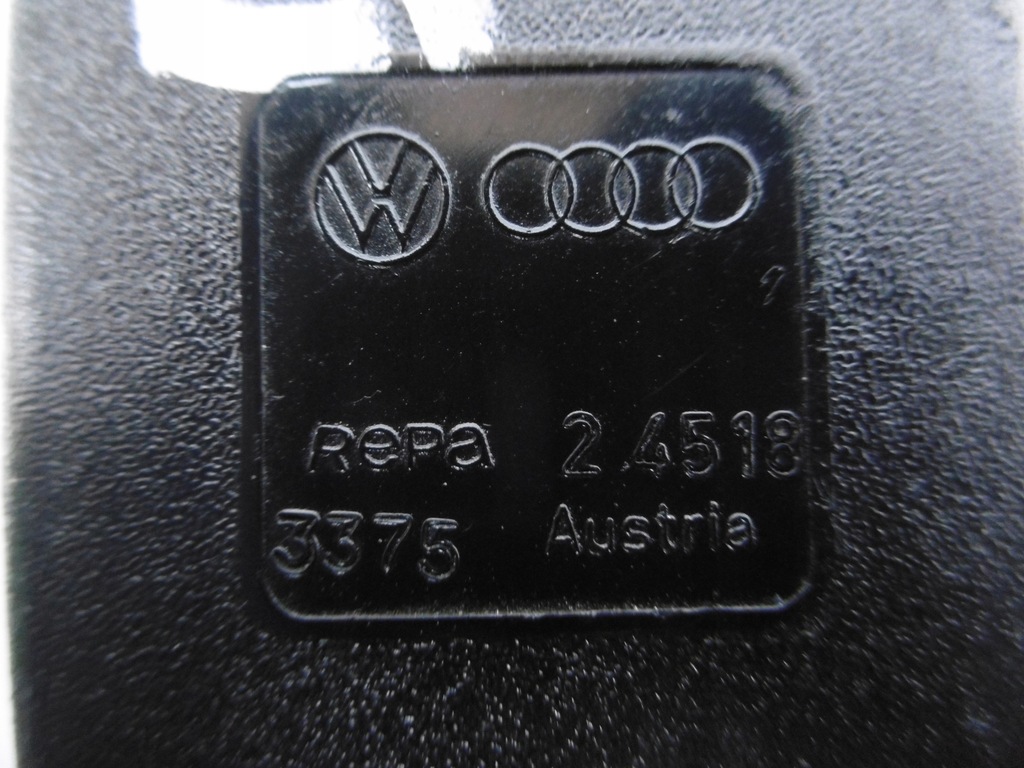 фото №8, Pas безопасности клипса поперечина задняя vw passat b4