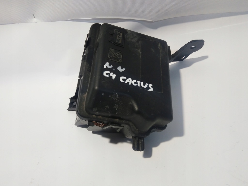 фото №1, Citroen c4 cactus opel crossland корпус коробка предохранителей 9804606580b