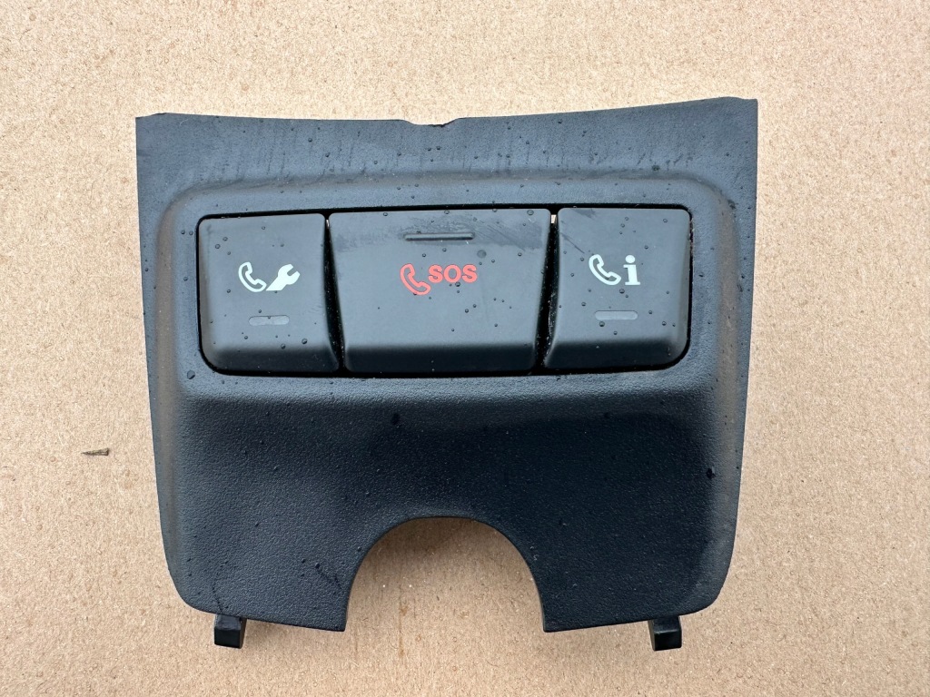 Купить Mercedes c klasa w205 кабриолет  кнопка sos a1728208610