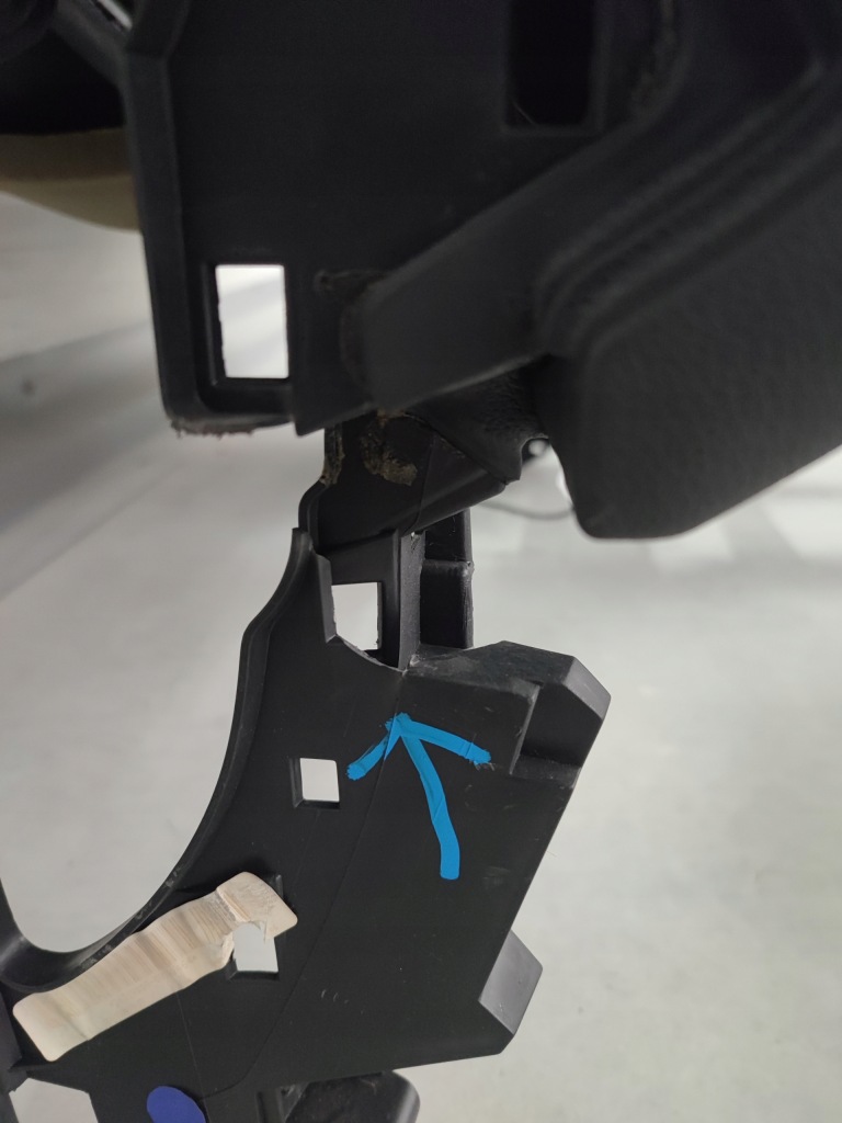 фото №11, Панель приладів консоль подушка безпеки ремені натягувачі peugeot 5008 i 1