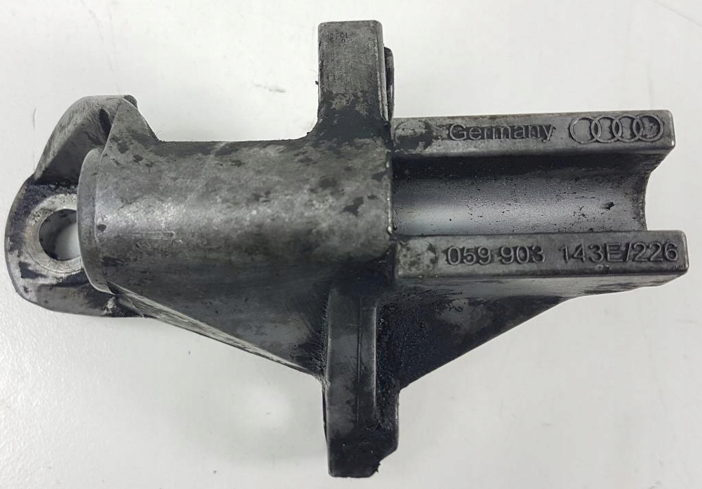 Купити Кронштейн кронштейн генератора a8 3.3 tdi 059903143e