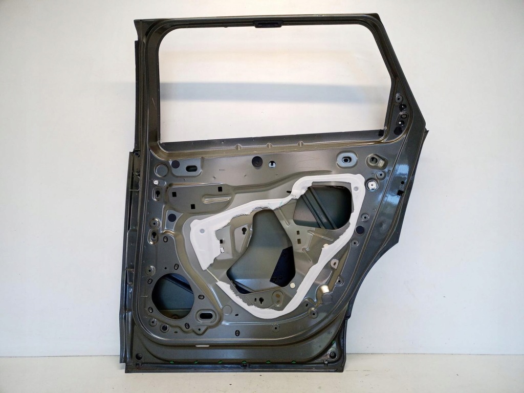 Голий двері правий задній peugeot 5008 ii Недорого