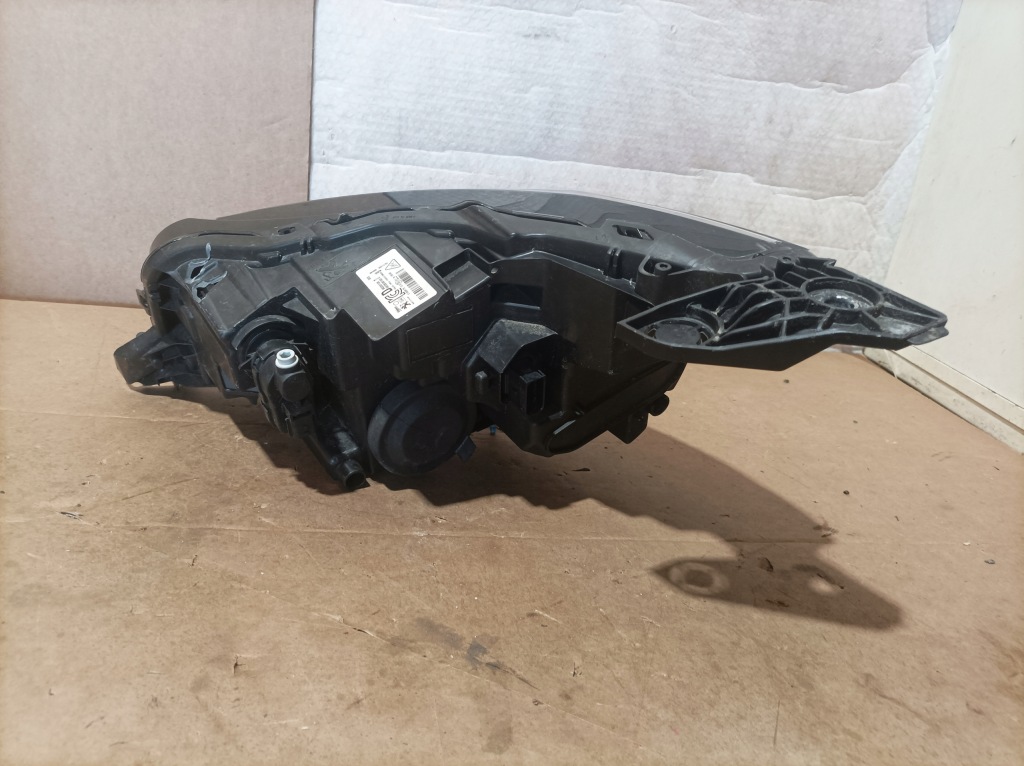 Фара фара правая  peugeot 208 2 led европа в Украине