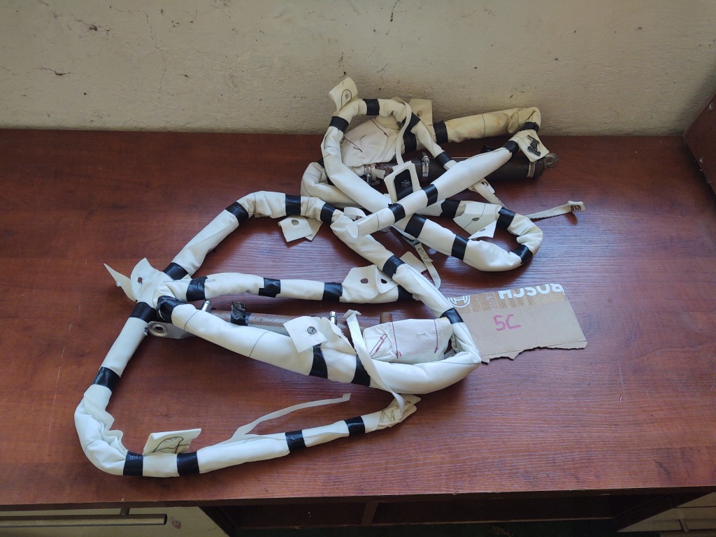 фото №1, Vw jetta 5c шторка безопасности правая левая