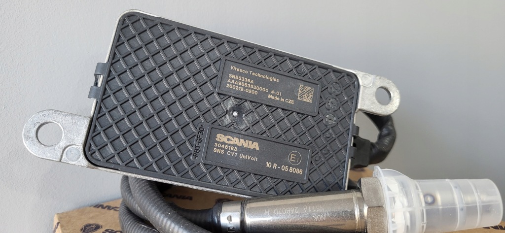 Купити Датчик nox датчик scania r, s оригінал новий!! vitesco 3046183, 3046185
