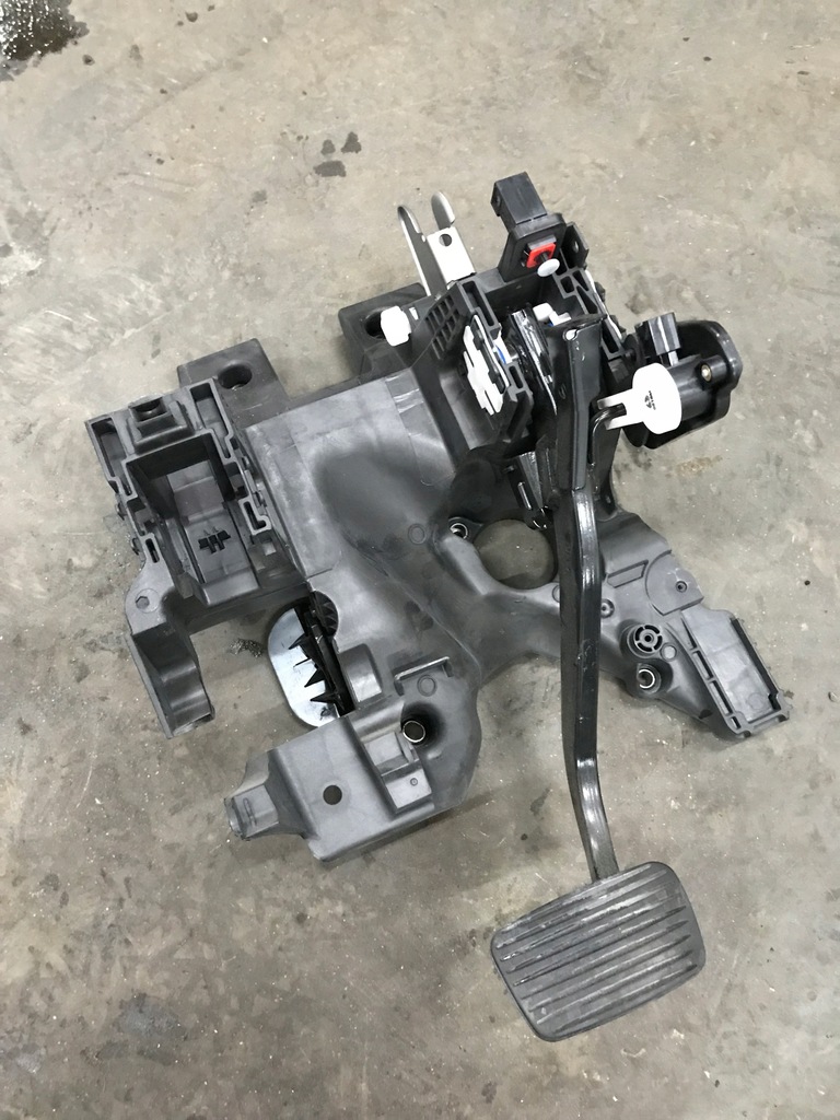 фото №1, Opel meriva b педаль тормоза автоматическая коробка передач 39011441