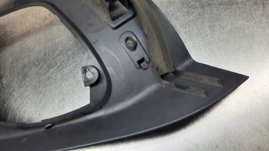 фото №11, Защита стойка багажника правая 30853470 volvo v40 00-04r