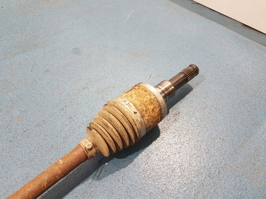 фото №3, Mazda tribute i 2.3b привідний вал права задня