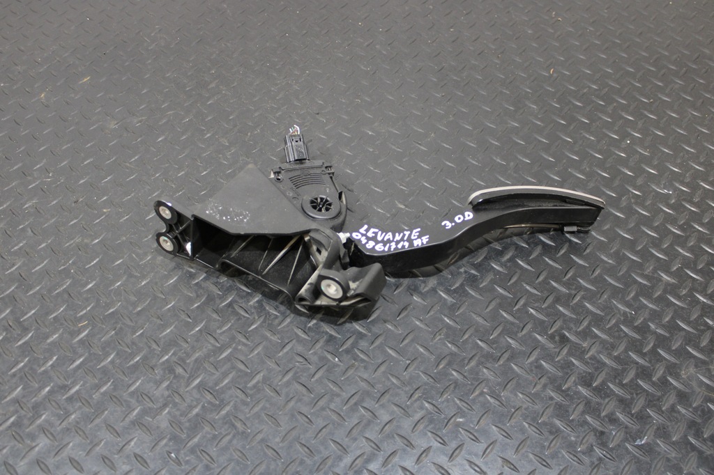 фото №1, Педаль газа maserati levante m161 04861714af