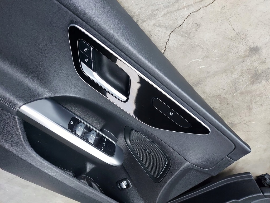 фото №8, Середина сидіння обшивки mercedes c w206 sedan