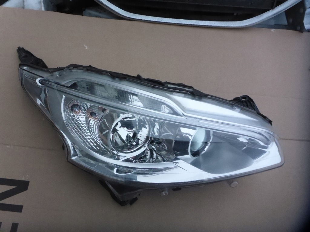 фото №1, Фара лампа передняя правая peugeot 208 12- 1685352480 оригинал