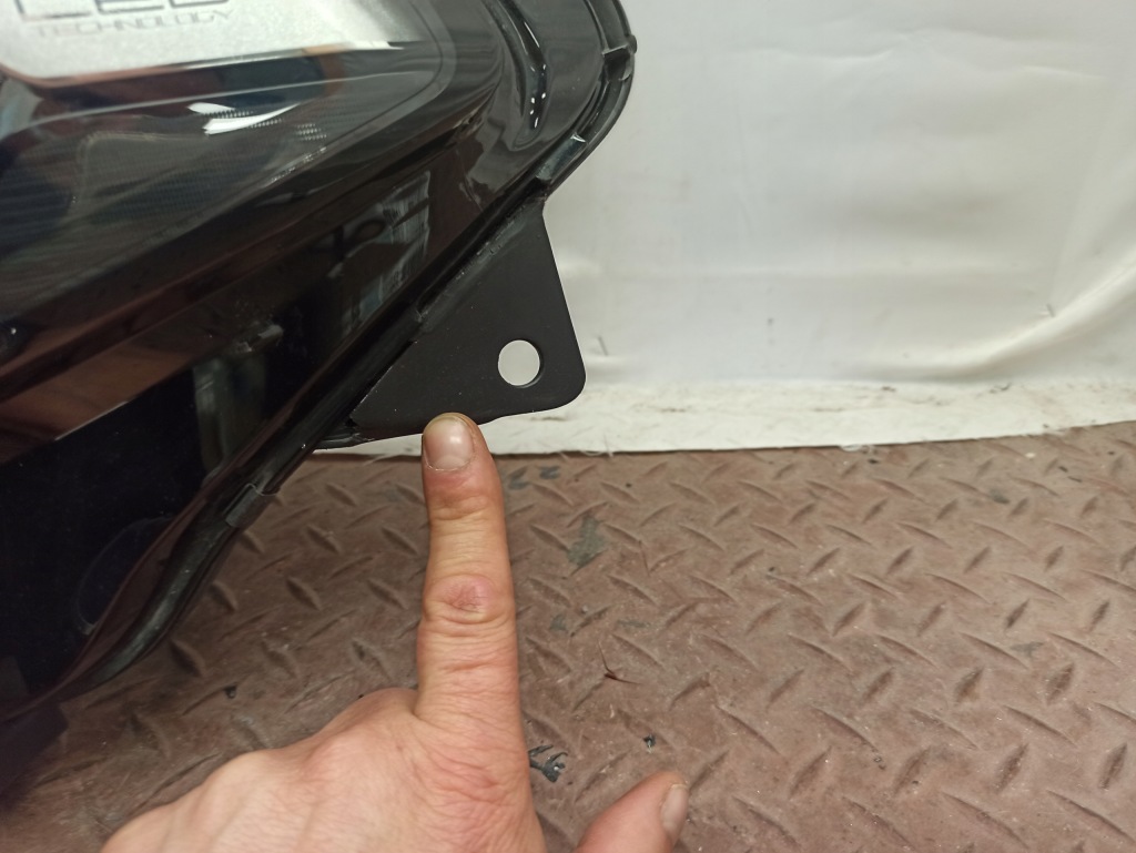 Fiat tipo full led рестайлінг  гарний стан європа фара ліва Доставка