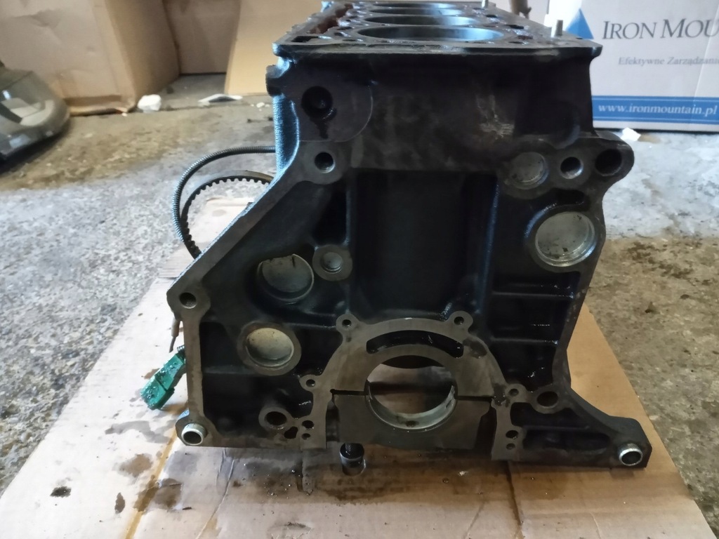 фото №6, Audi a4 b8 1.8 tfsi блок двигателя 06h103021j